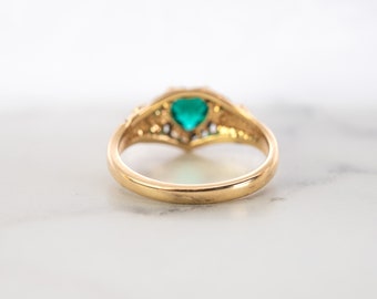 ヴィンテージ エメラルド オーストリア クリスタル リング: 18K