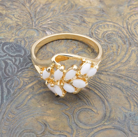 Womens Vintage Ring Genuine Opal Cocktail Ring 18… - image 1