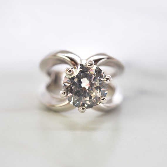 Women's Vintage 8 ct. Marquise Cut Cubic Grade AA… - image 1