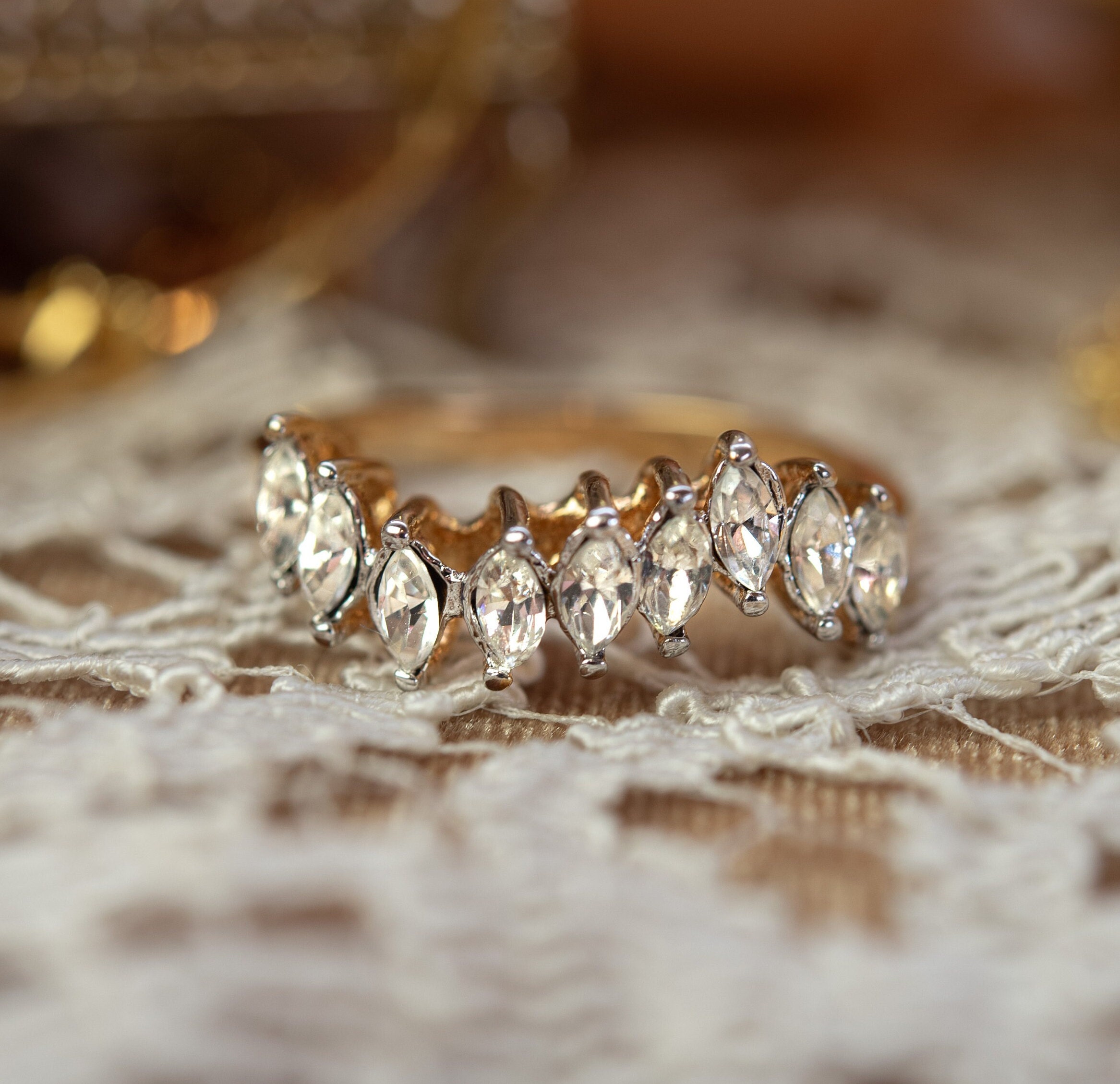 Womens Vintage 1980s Crystal Band Ring 18k Yellow Gold Womens Vintage 1980s Crystal Band Ring 18k Yellow Gold