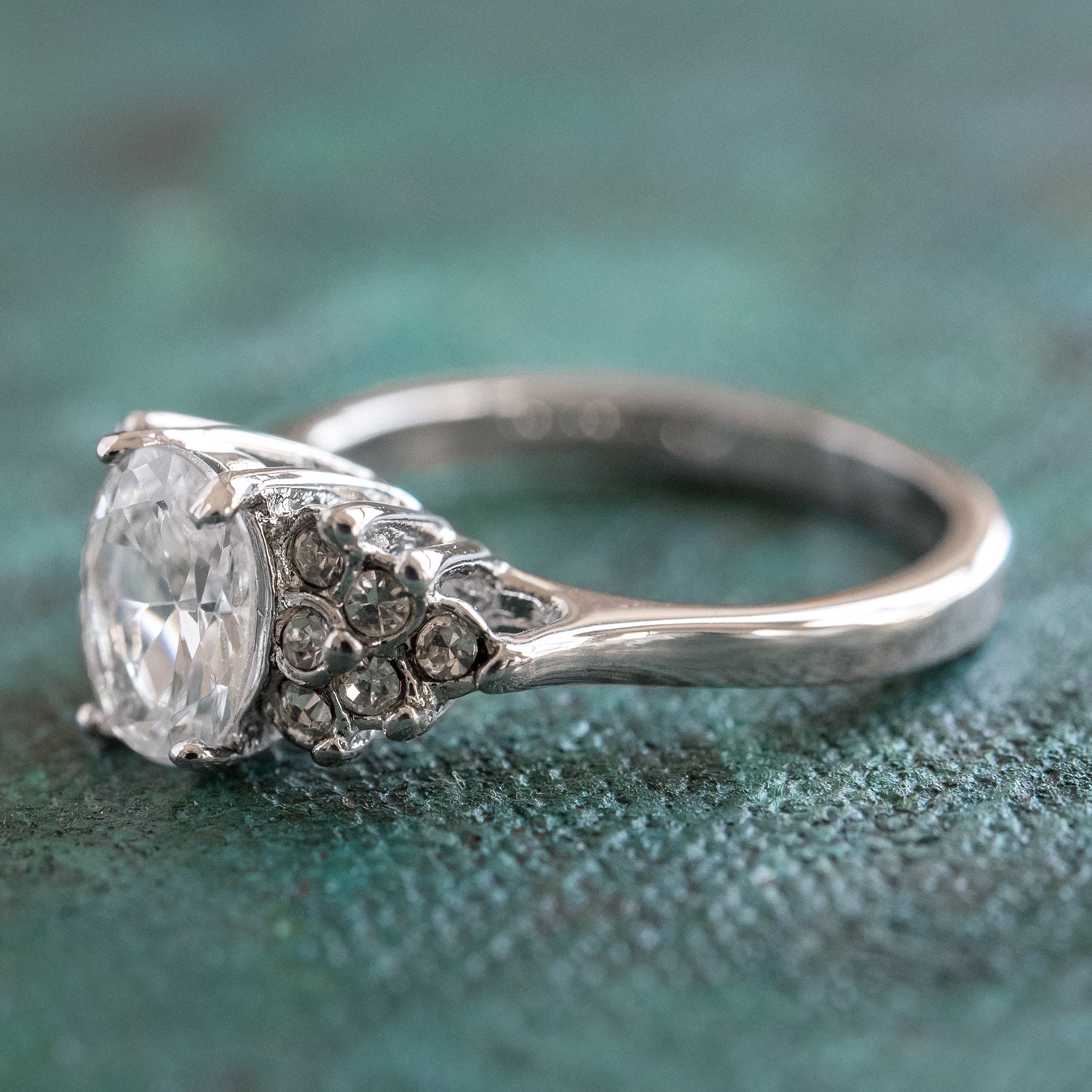 Vintage Ring Clear Cubic Zirconia 18kt White Gold Silver