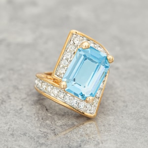 Vintage 18k Gold Aquamarine Ring: Austrian Crystal Cocktail Ring