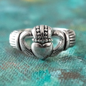 Vintage Irish Claddagh Ring: 18k White Gold Electroplated, Never Worn
