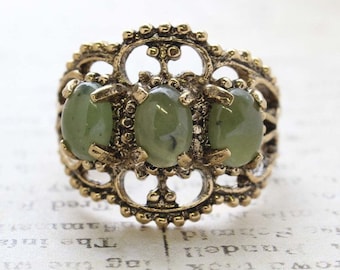 A Vintage Ring Genuine Cabochon Jade Cocktail Ring Antique 18k Gold R215 Antique Rings Jewlery - Limited Stock - Never Worn