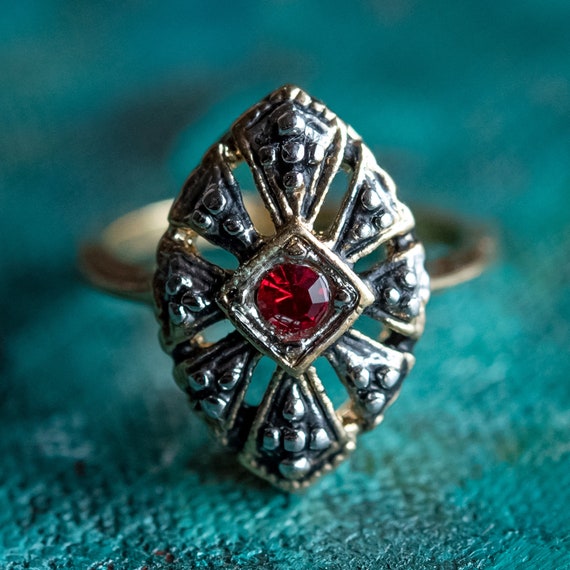 Vintage Ring Antique 18k Gold Ring Ruby Swarovski… - image 1
