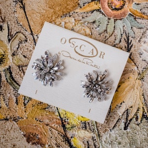 Pendientes Vintage Oscar de la Renta Clip Pendientes Plata Tono Flor - Stock Limitado - Nunca Usado