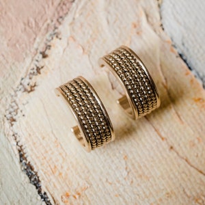 Vintage Oscar De La Renta Hoop Earrings: Thick Gold Tone Rope Design