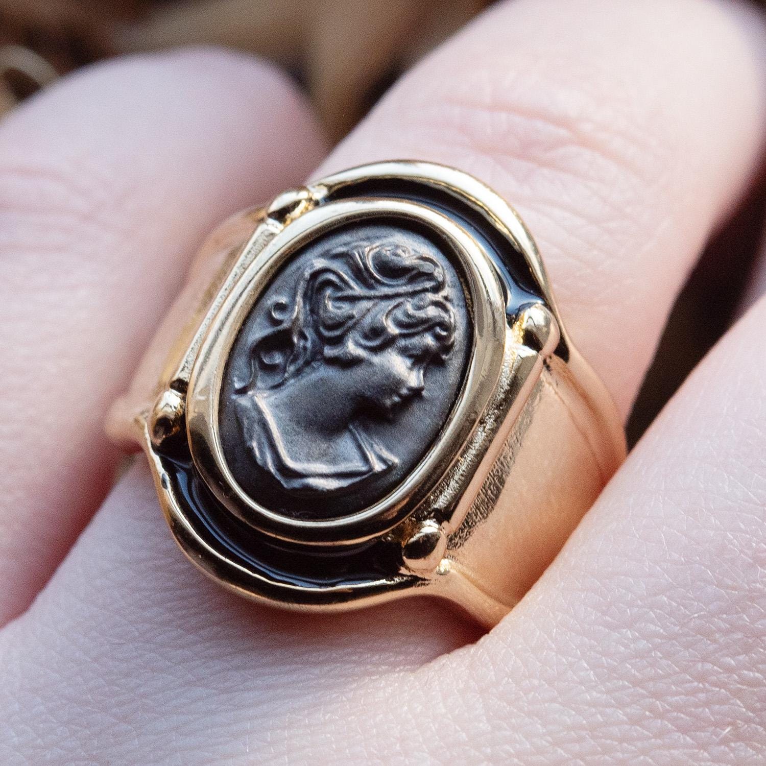 Women's Vintage Cameo Ring 18k Gold Electroplated Hand-painted