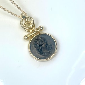 Collar con colgante de camafeo vintage: chapado en oro de 18 kt, sin usar