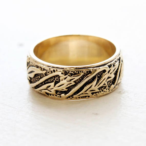Vintage Ring 18k Antiqued Yellow Gold Carved Leaf 