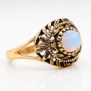 Vintage Pinfire Opal Cocktail Ring: 18k Gold galvanisiert, in den USA hergestellt