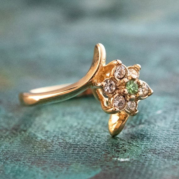 Vintage Ring 1970's Peridot and Swarovski Crystal… - image 3