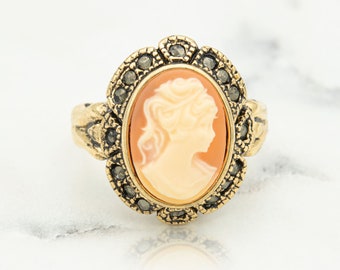 bague vintage des années 1970 or 18 carats avec placage antique blanc sur bague camée corail véritable marcassite femme costume bijoux faits à la main #R1730-WCM