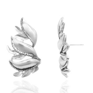 Vintage Oscar de la Renta Silver Tone Earrings: Polished Designer Jewelry
