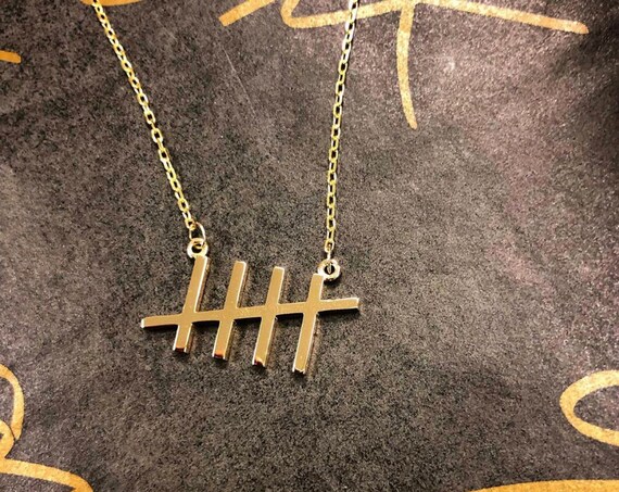 Strike 5 Necklace in 14K Gold