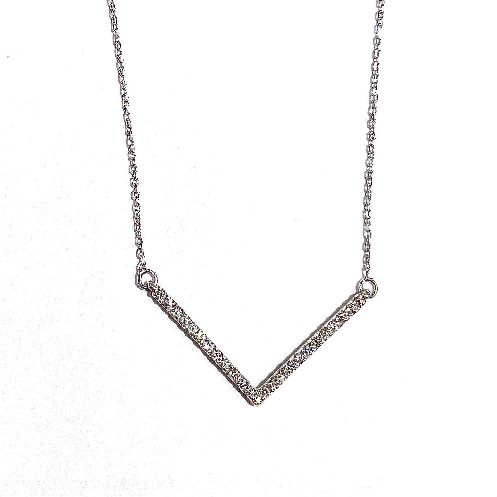 V cheap diamond necklace