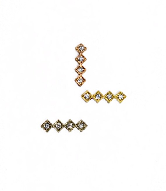 Tiny Diamond Shaped Ear Crawler