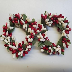 2 Country Primitive Red & White Pip Berry Taper Candle Rings 1.5&quot; Christmas Decor , Napkin Rings