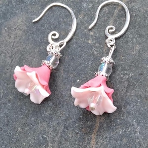 ◆VINTAGE HOLLYWOOD◆ Bellflower Earrings VH2336EA013B Bellflower Earrings, Glass Floral and Leaf Drop Earrings - Etsy