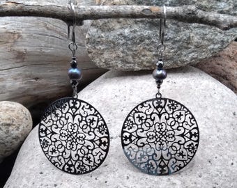 Freshwater Pearl and Filigree Earrings