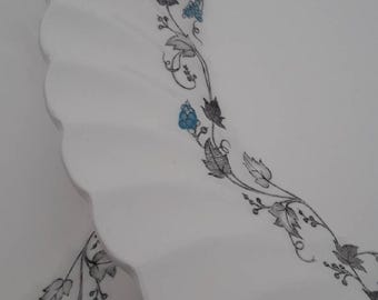 7 Johnson Brothers Kensington dinner plates