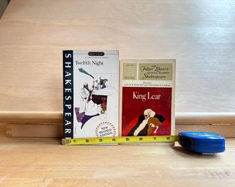 William Shakespeare’s Twelfth Night and King Lear 1970s Paperback