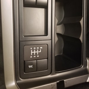 GTO Console Badge Shift Pattern (All 2006 and only manual transmission 2004, 2005)