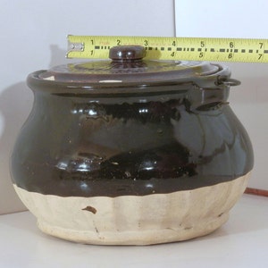 Vintage Bail Handled Stoneware Crock with/Lid image 2