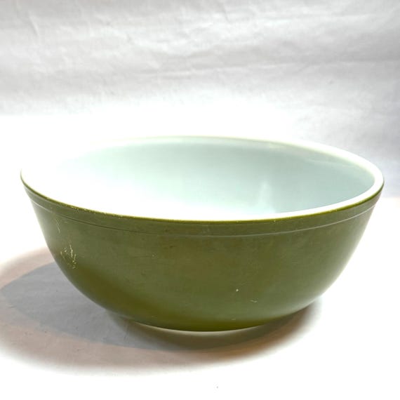 Vintage 1960 Pyrex 404 4qt Avocado Green Extra Large Mixing Bowl/2