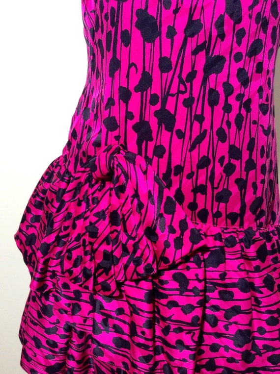 Vintage 1980s Magenta Pink and Black Silk Ruffle … - image 2
