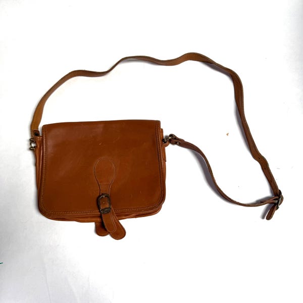 Vintage 1980s Bass Smooth High Quality Buttery Leather Crossbody Bag/Very Vintage and Wonderful