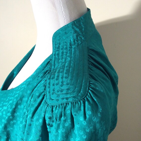 Vintage Early 1980s Teal Green Silk V Neck Blouse… - image 5