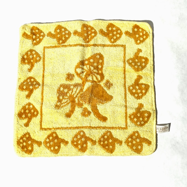 Vintage 1970s Awesome 'Shroomin Mushroom Fungi Psychedelic Microdosing Yellow Brown Washcloth/Made in Japan/Shroom 4 yr Face