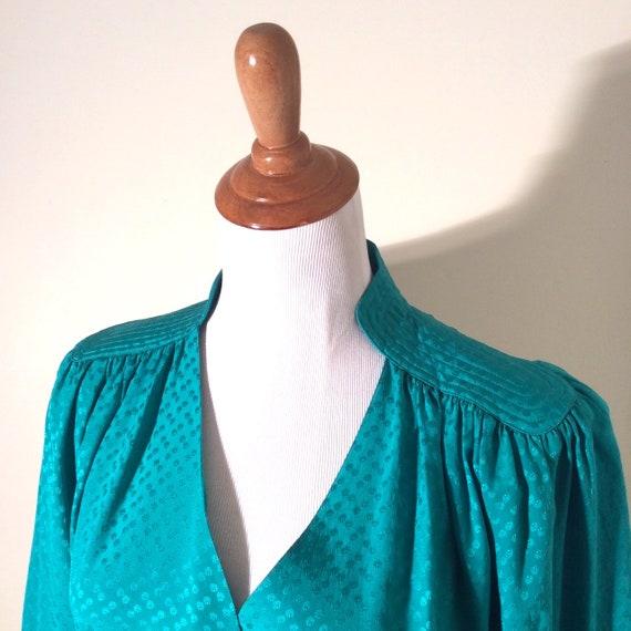 Vintage Early 1980s Teal Green Silk V Neck Blouse… - image 4