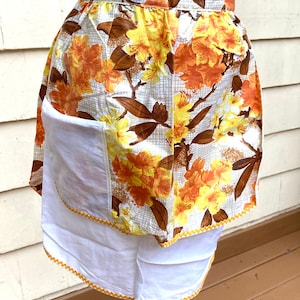 Vintage 1950s NWT Dead Stock Mid Century Modern Orange Floral and White Half Apron/BarkCloth Look A Like/MCM Kitchen Magic/New and Nice