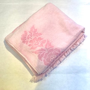 Vintage 1960s Bubble Gum Pink Mod Magic Reversible Two Tone Pink Floral Bath Towel, Mid Century Magnificence/Happy Homemaker Helper