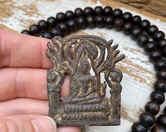 Rustic Thai Buddha Amulet  // Thai Buddha Amulet // Buddha Amulet // Buddhist Amulet // Thailand Amulet // Gift for Yogi / Buddhist Talisman