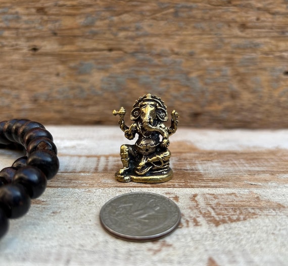 Small Ganesha Statue / Small Brass Ganesha Statue / Lord Ganesha Statue / Ganesha Amulet / Gift for Yogi / Spiritual Gift / Ganesh Image