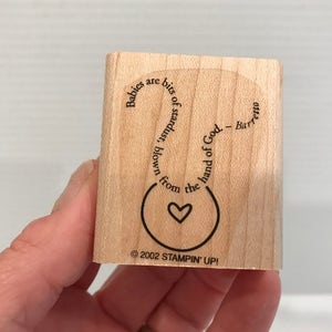 BÉBÉ Bavoir timbre, timbre de cadeau de bébé, bébé disant timbre, bébé de timbre de Dieu, shower de bébé, tampon scrapbooking, papier artisanat d’approvisionnement, fabrication de cartes