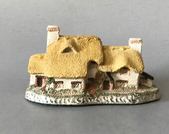 Miniature House, Yeoman's Farm House, David Winter miniature house, British miniature house, collectible home decor, vintage home decor