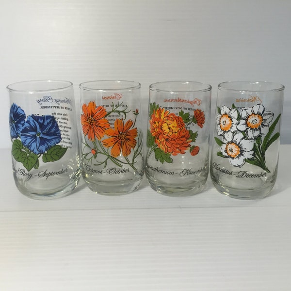 FLOWER of the MONTH GLASS,Vintage flower glasses, vintage flower of the month glasses, glass with flowers, vintage kitchenware, gift for her