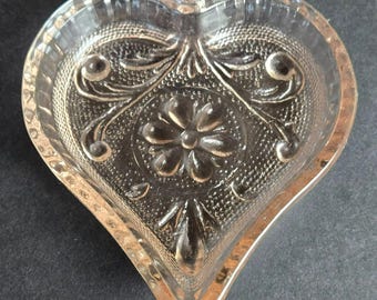 Vintage Pink Peach Indiana Glass Tiara Candy Nut Trinket Heart Shaped Dish