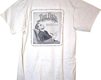 トップス Vintage Tachanmyer love peace&survivaleb Vintage 1990's Tupac To Live & Die T-Shirt Sz. 2XL