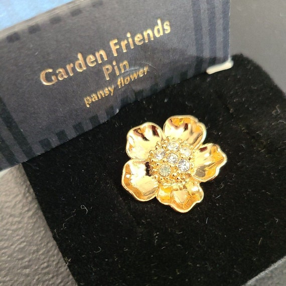 Vintage 1995 AVON Garden Friends PANSY Flower Pin 