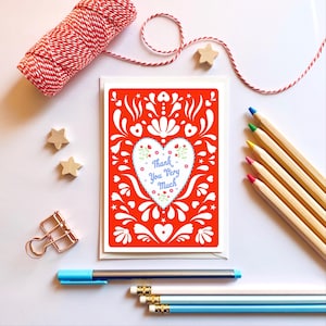 Muchas gracias, tarjeta de agradecimiento con corazón escandinavo. Tarjeta de agradecimiento irlandesa.