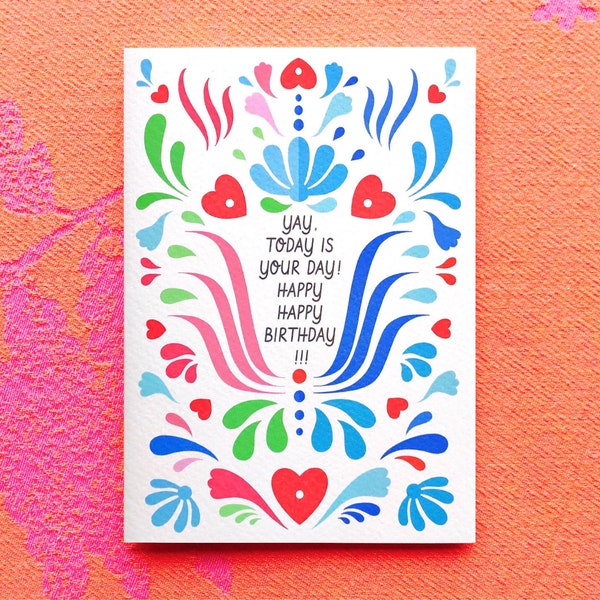 Juhu, heute ist dein Tag! Herzlichen Glückwunsch zum Geburtstag!!! Skandinavische Geburtstagskarte in Regenbogenfarben. Alles Gute zum Geburtstagskarte.