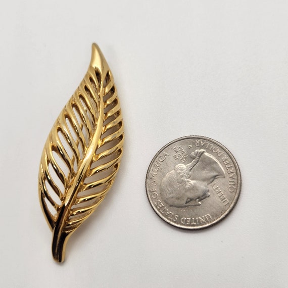 Large Gold Tone Stylized Long Leaf Scarf Pin Broo… - image 7