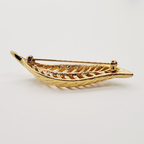 Large Gold Tone Stylized Long Leaf Scarf Pin Broo… - image 6