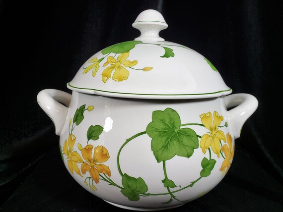Villeroy & Boch Geranium Soup plate/bowl. Villeroy & Boch Geranium Soup plate/bowl.