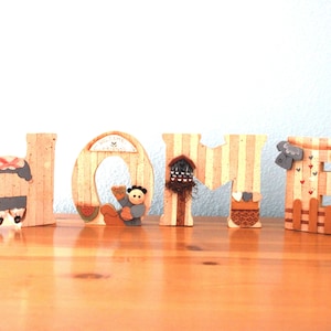HOME Tole Letras de madera pintadas de pie, Decoración de casa de campo, Decoración del hogar, Mesa de comedor, Centro de mesa de cocina, Saludo familiar, Comedor